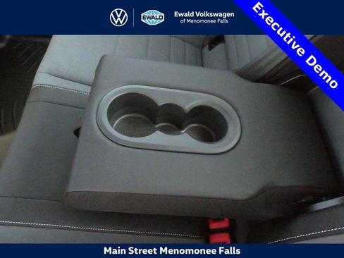 New 2025 Volkswagen Jetta SE image 36