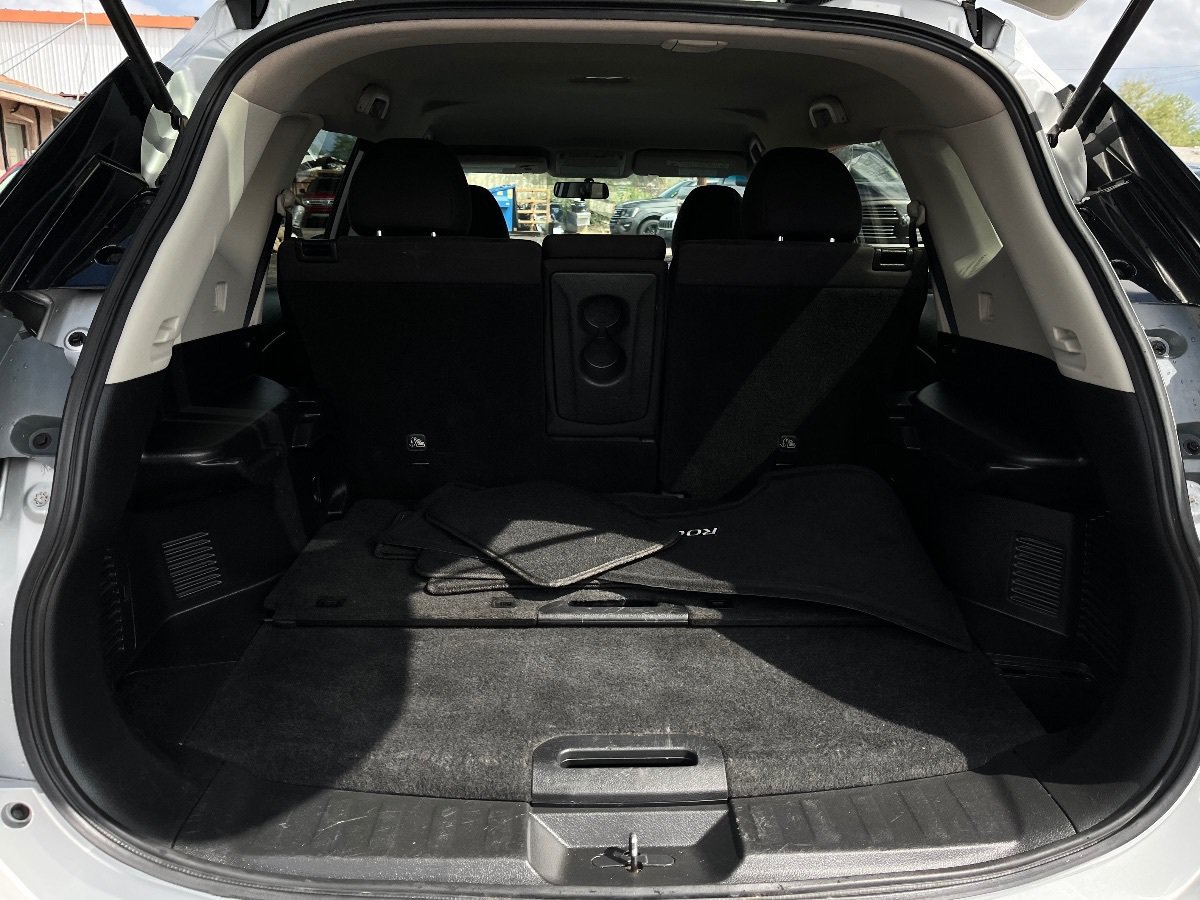 Used 2016 Nissan Rogue SV FWD image 30