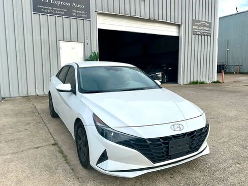 Used 2021 Hyundai Elantra SEL w/ Convenience Package FWD image 8