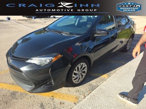 Used 2017 Toyota Corolla LE FWD image 1