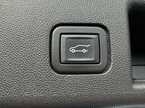 Used 2024 Chevrolet Equinox LT image 20