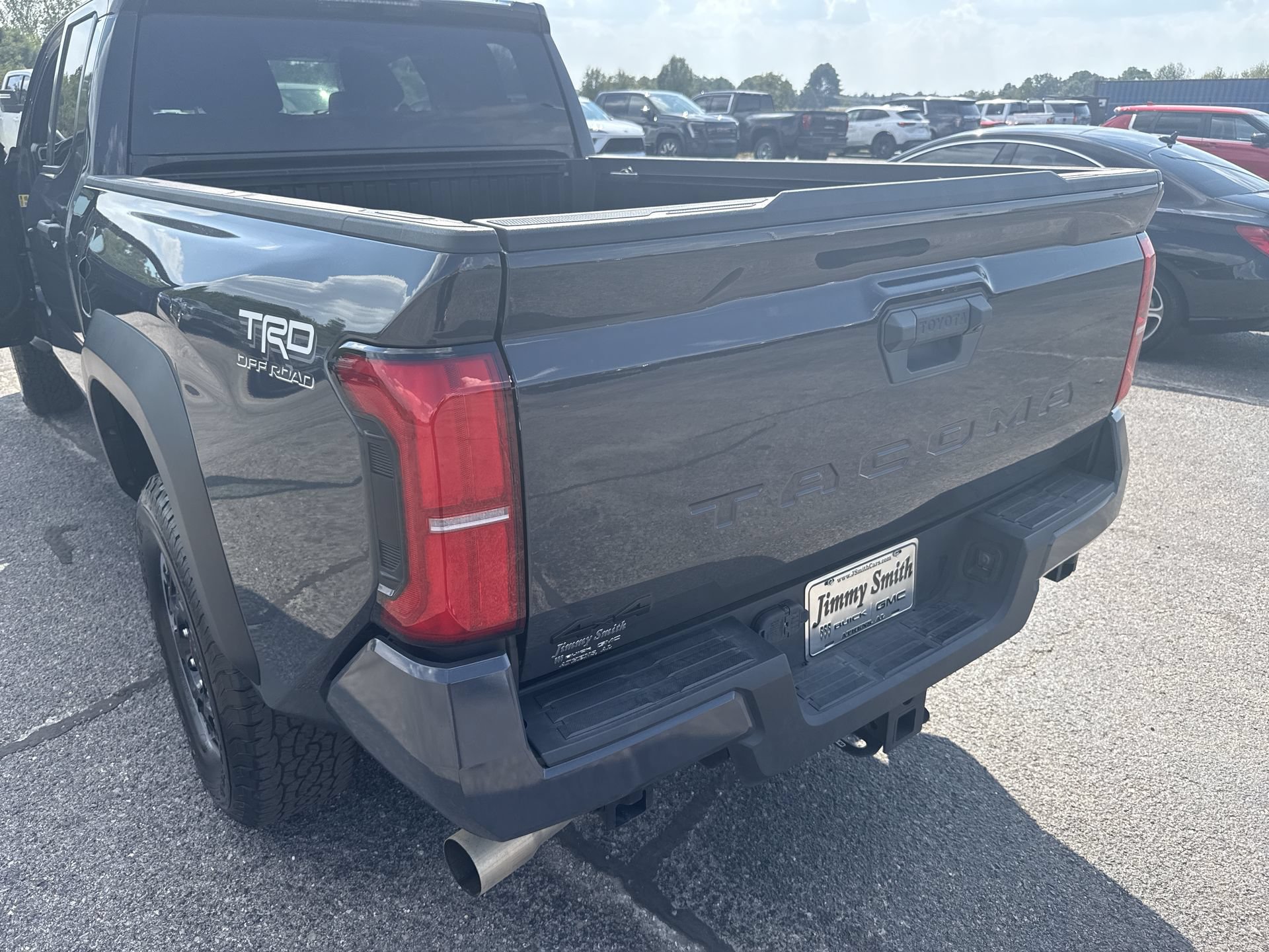 Used 2024 Toyota Tacoma TRD Off-Road AWD/4WD image 33