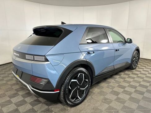 Used 2024 Hyundai Ioniq 5 SEL image 3