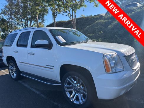Used 2012 GMC Yukon Denali image 1