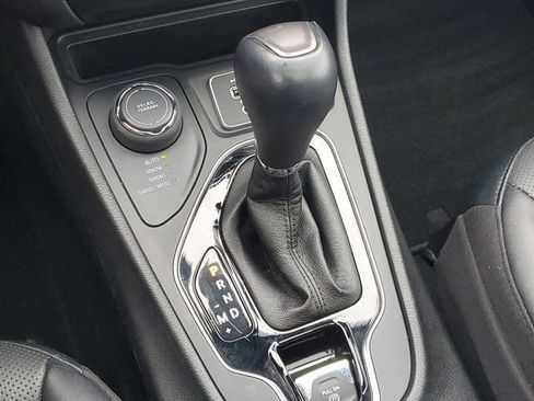 Used 2022 Jeep Cherokee Limited AWD/4WD image 29
