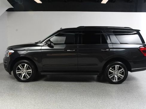 Used 2024 Ford Expedition Limited AWD/4WD image 3