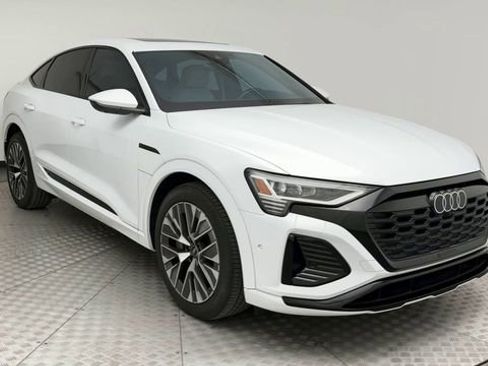 Certified 2024 Audi Q8 e-tron Premium Plus w/ Premium Plus Package image 8