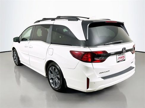 Certified 2026 Honda Odyssey Touring image 18