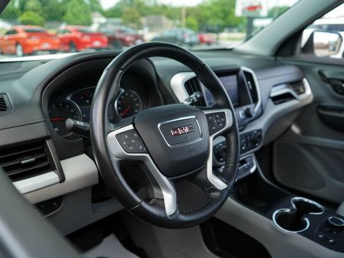 Used 2024 GMC Terrain SLT FWD image 5