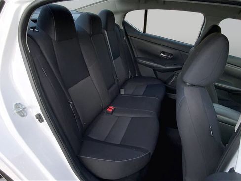 Used 2022 Nissan Sentra SV FWD image 19