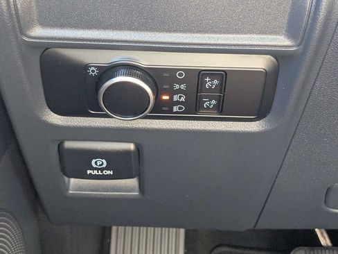 Used 2024 Ford Expedition XLT AWD/4WD image 26
