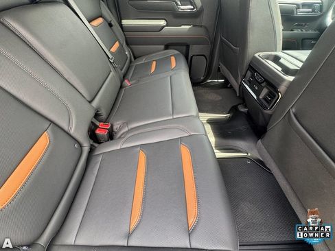 Used 2025 GMC Sierra 1500 AT4 w/ AT4 Premium Package AWD/4WD image 17