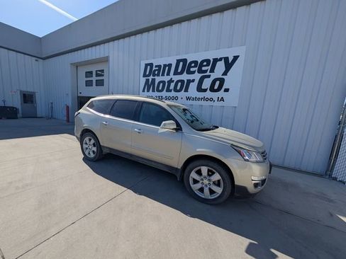 Used 2016 Chevrolet Traverse LT w/ Style and Technology Package FWD image 18