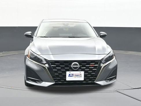 Used 2023 Nissan Altima 2.0 SR FWD image 24