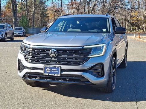 Certified 2025 Volkswagen Atlas Cross Sport SEL R-Line image 4