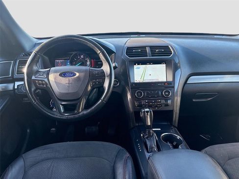 Used 2018 Ford Explorer XLT w/ Equipment Group 202A image 26