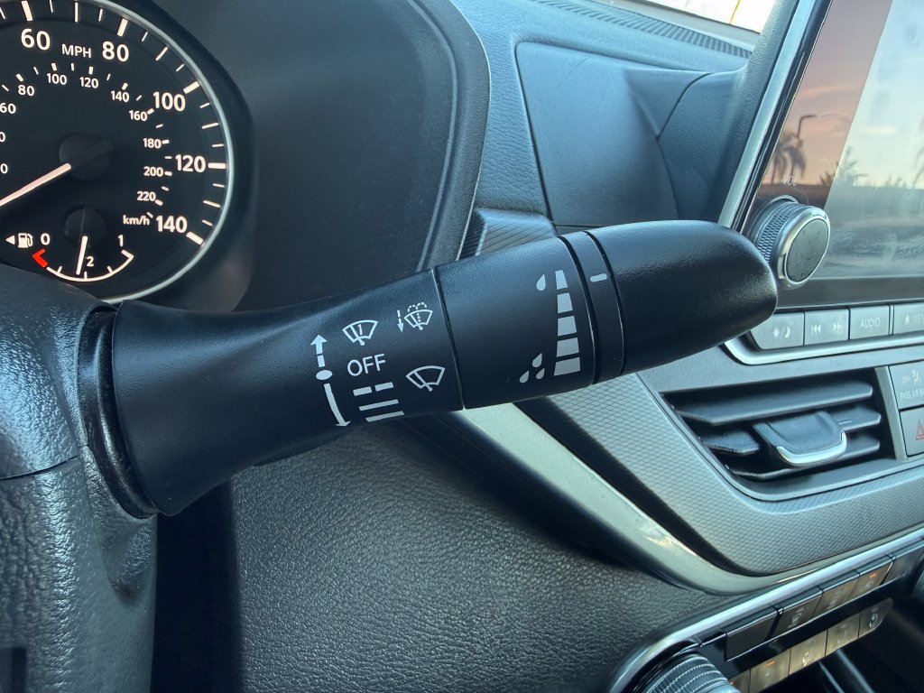 Used 2024 Nissan Altima 2.5 SR FWD image 25