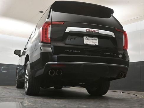 Used 2021 GMC Yukon Denali w/ Denali Premium Package AWD/4WD image 15