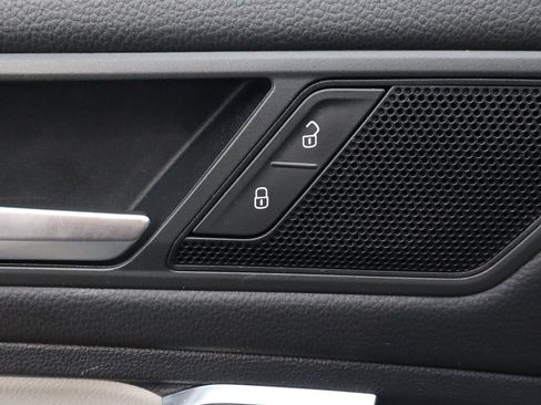 Used 2021 Volkswagen Tiguan SE R-Line image 15