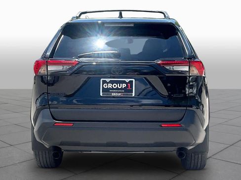 Used 2025 Toyota RAV4 XLE Premium FWD image 5
