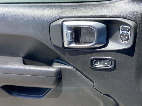 Used 2023 Jeep Gladiator Sport AWD/4WD image 19