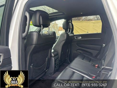 Used 2018 Jeep Grand Cherokee Limited image 9