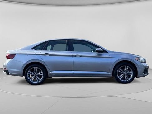 Used 2024 Volkswagen Jetta SE FWD image 30