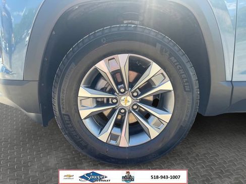 Used 2025 Chevrolet Equinox LT w/ Convenience Package II AWD/4WD image 9