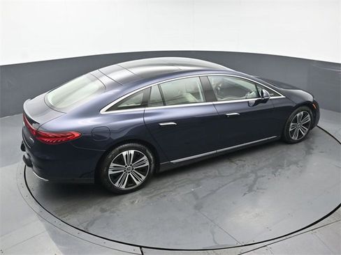 Used 2022 Mercedes-Benz EQS 580 4MATIC Sedan image 44
