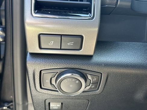 Used 2020 Ford Expedition XLT w/ Equipment Group 202A RWD image 27