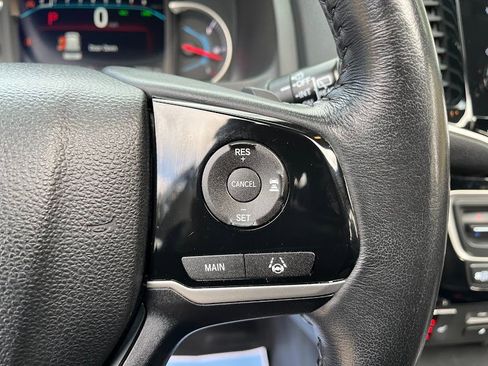 Used 2019 Honda Pilot Touring image 16