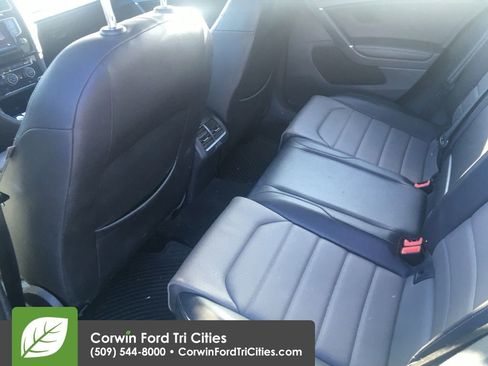 Used 2015 Volkswagen Golf TDI SEL image 6