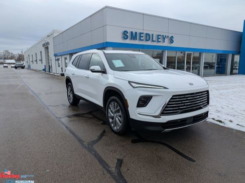 Used 2025 Buick Enclave Preferred image 1