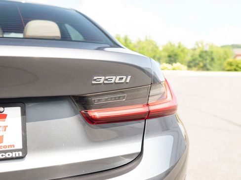 Used 2020 BMW 330i Sedan w/ Convenience Package image 12