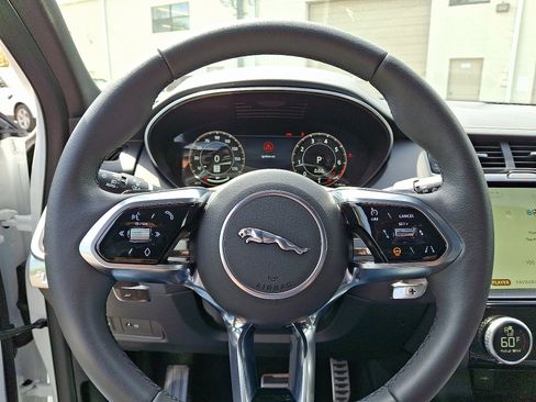 Certified 2024 Jaguar E-PACE R-Dynamic SE image 20