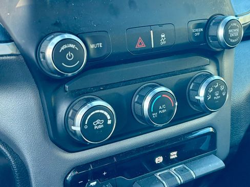 Used 2022 RAM 2500 Big Horn image 21