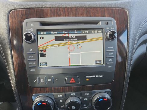 Used 2017 Chevrolet Traverse LT image 24