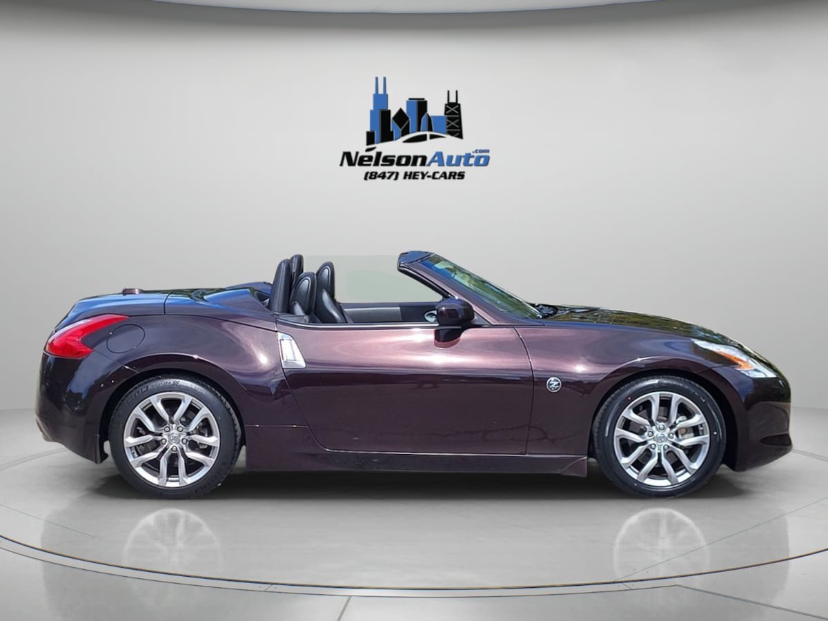Used 2011 Nissan 370Z Touring RWD image 3