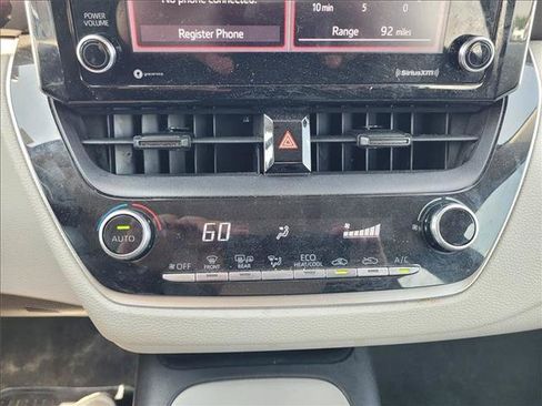 Used 2021 Toyota Corolla LE FWD image 15