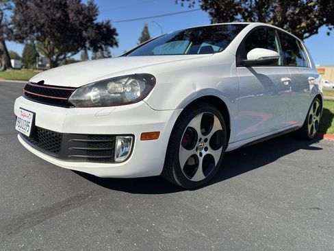 Used 2012 Volkswagen Golf 4-Door FWD image 4