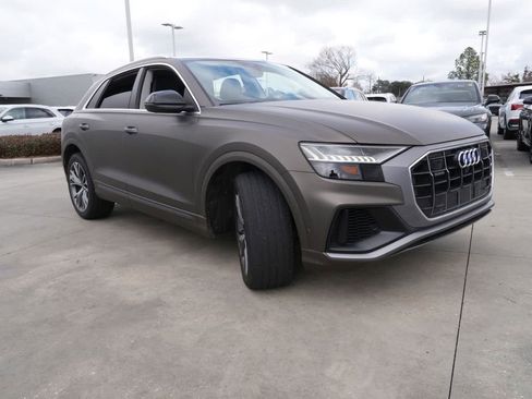 Used 2023 Audi Q8 Premium Plus image 3