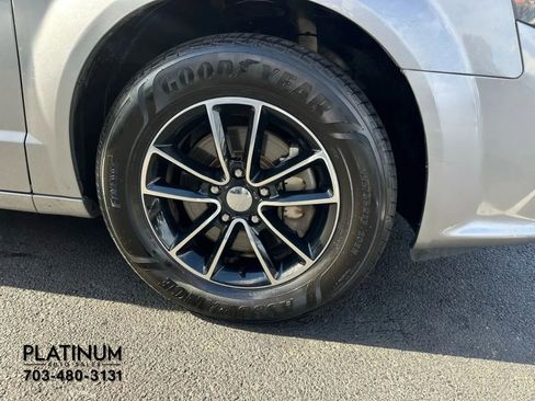 Used 2018 Dodge Grand Caravan GT image 17