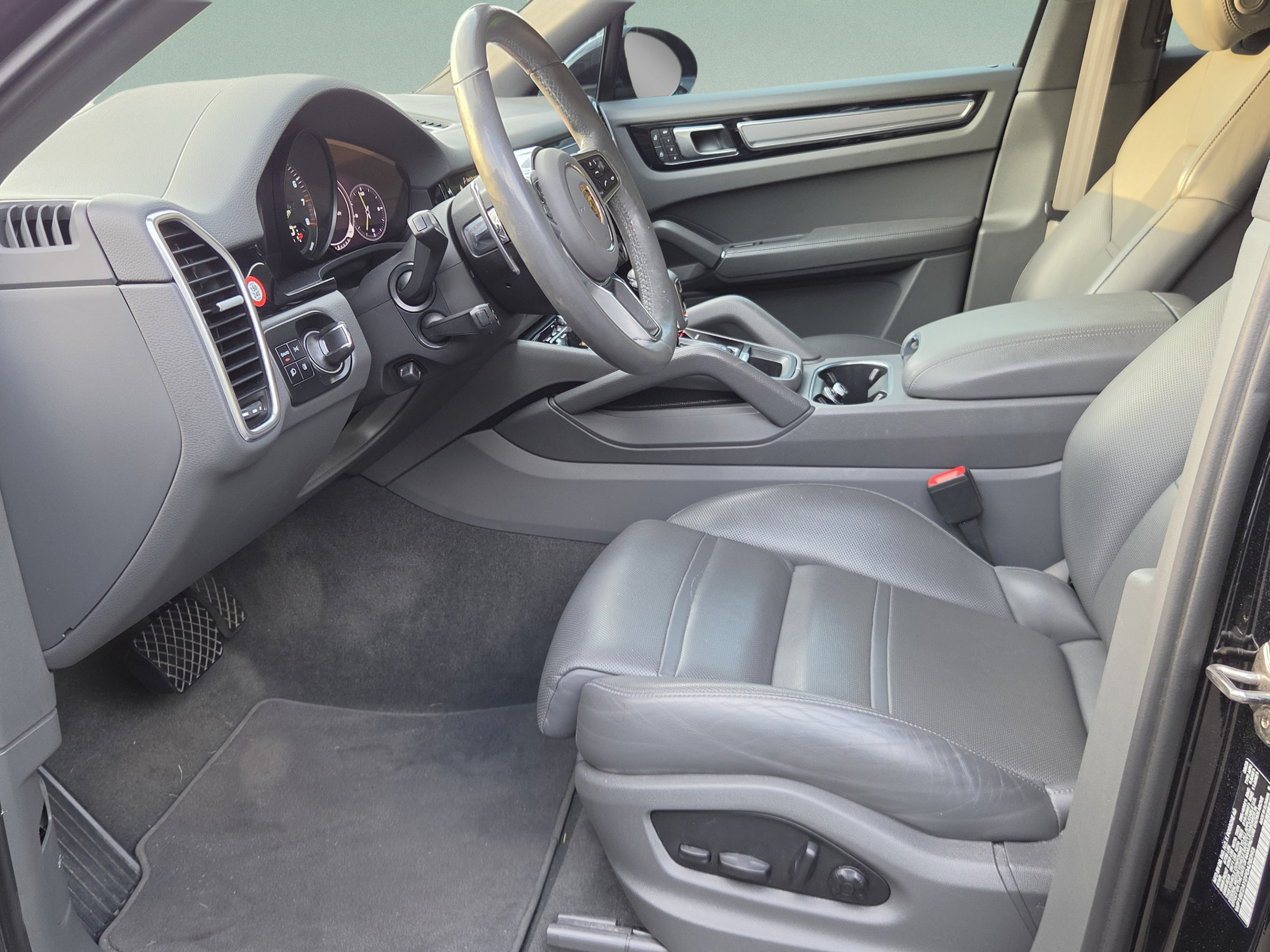 Used 2023 Porsche Cayenne Coupe AWD/4WD image 12