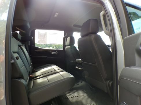 Used 2024 Chevrolet Silverado 1500 LT Trail Boss w/ LT Trail Boss Premium Package AWD/4WD image 20