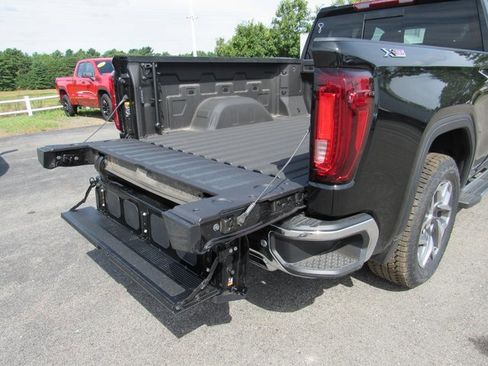 New 2025 GMC Sierra 1500 SLT w/ SLT Premium Plus Package image 31