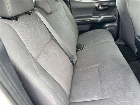 Used 2017 Toyota Tacoma TRD Off-Road w/ Tow Package (A/T) image 19