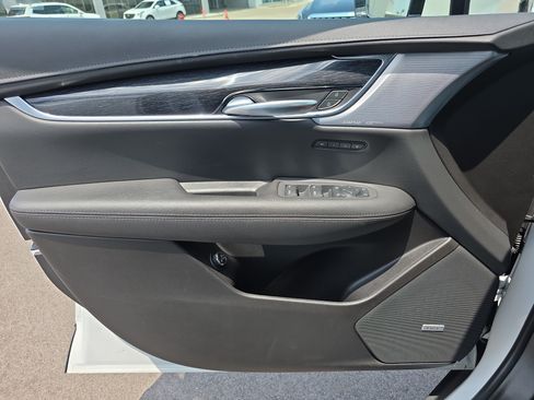Used 2023 Cadillac XT5 Premium Luxury AWD/4WD image 17