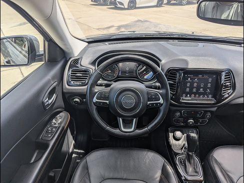 Used 2021 Jeep Compass Limited w/ Sun and Sound Group AWD/4WD image 3