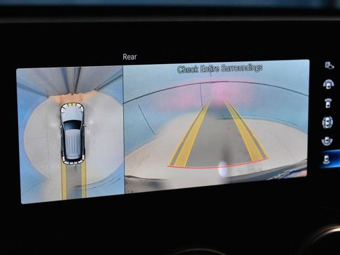 Used 2022 Mercedes-Benz GLC 300 4MATIC image 13