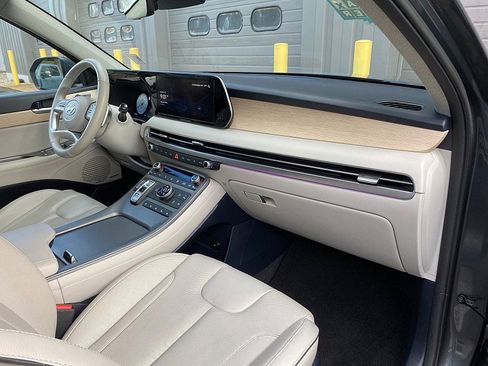 Used 2024 Hyundai Palisade Limited image 23